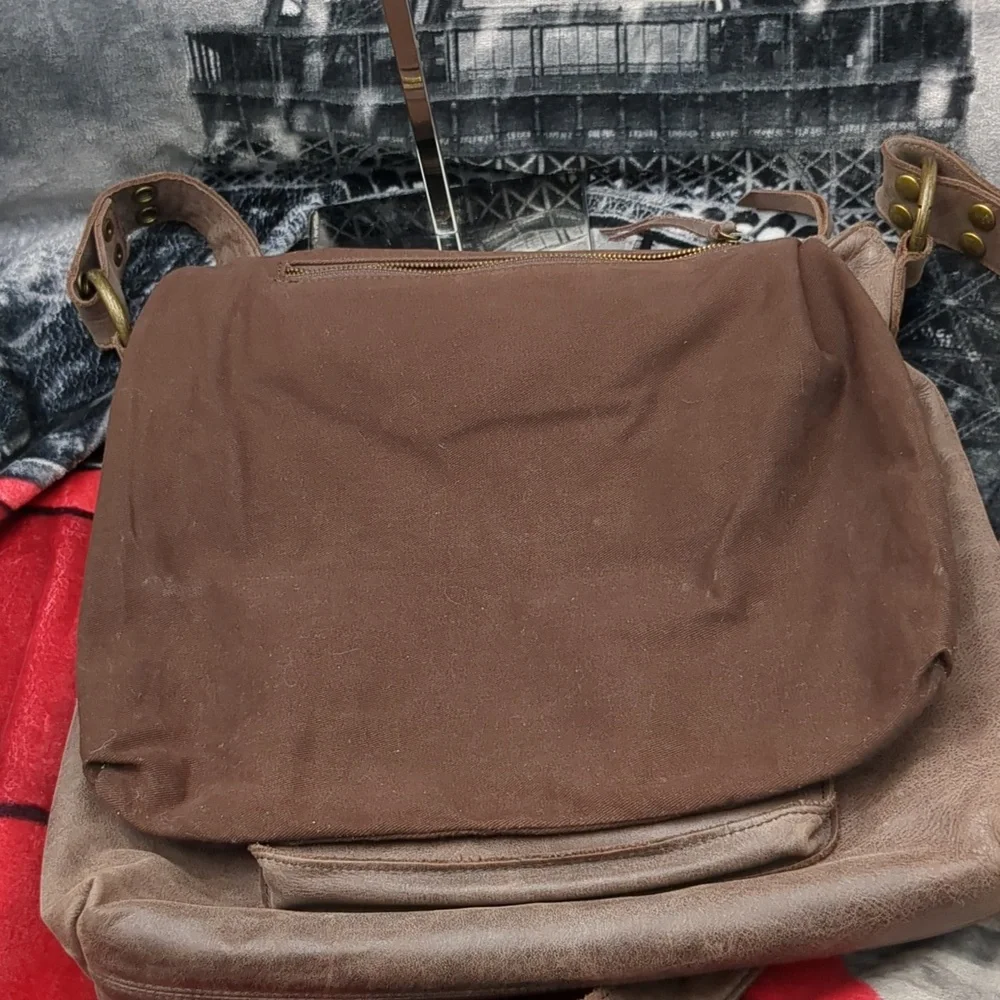 Chen and Derington leather bag